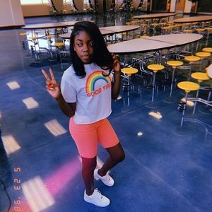 Meet your Posher, Nyzea